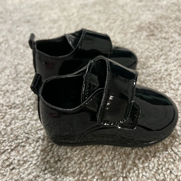 Baby boy shiny patent leather dress shoes size 1 - Picture 4 of 5